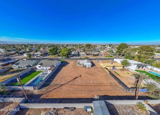 2627 N 30TH Place, Phoenix, AZ 85008