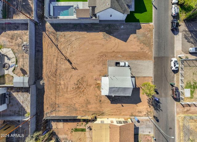 2627 N 30TH Place, Phoenix, AZ 85008