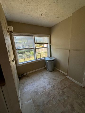 3601 33rd Street, Lubbock, TX 79410