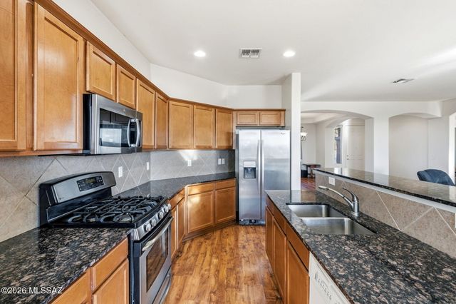 432 S Blue River Loop, Vail, AZ 85641