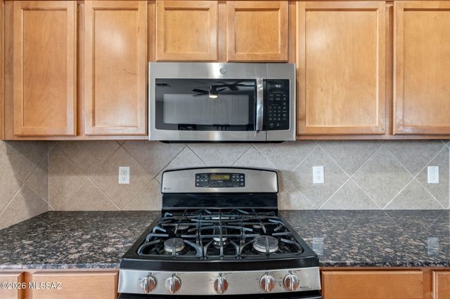 432 S Blue River Loop, Vail, AZ 85641