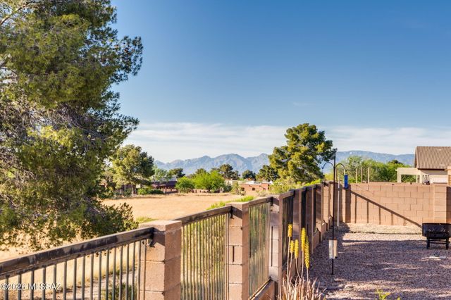 432 S Blue River Loop, Vail, AZ 85641