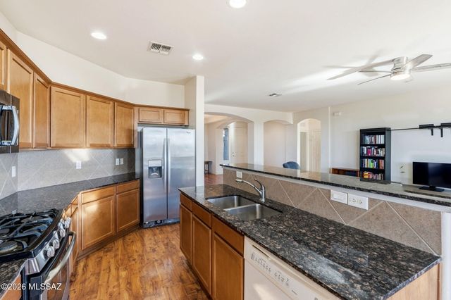 432 S Blue River Loop, Vail, AZ 85641