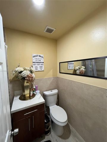 13485 SW 28th St, Miami, FL 33175