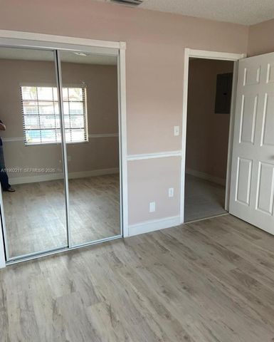 13485 SW 28th St, Miami, FL 33175