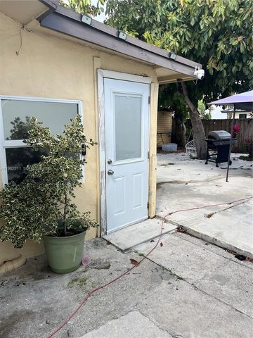 13485 SW 28th St, Miami, FL 33175