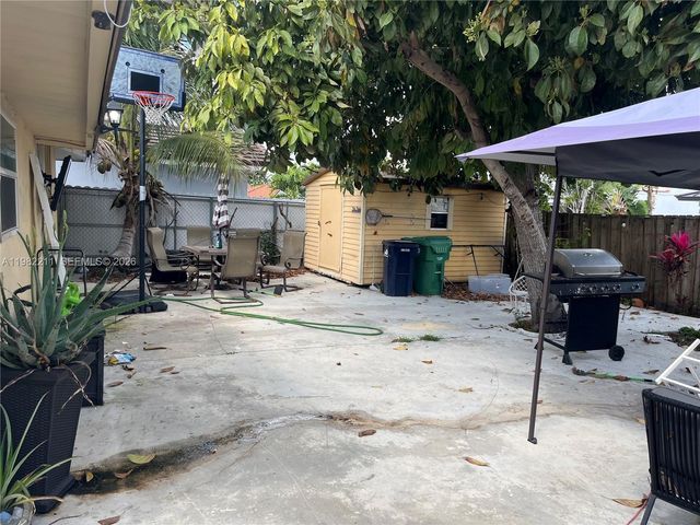 13485 SW 28th St, Miami, FL 33175