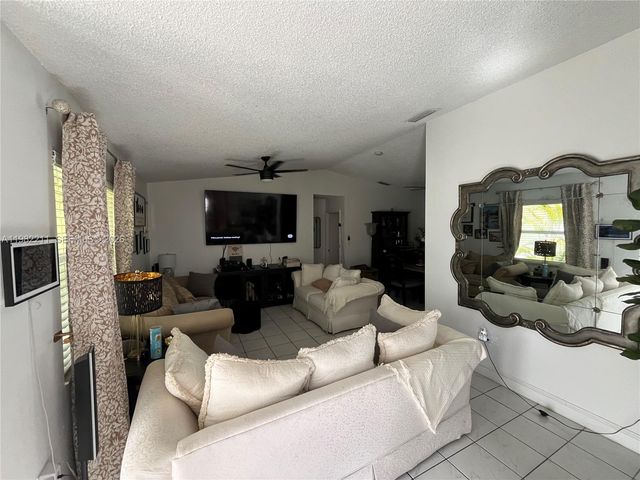 13485 SW 28th St, Miami, FL 33175