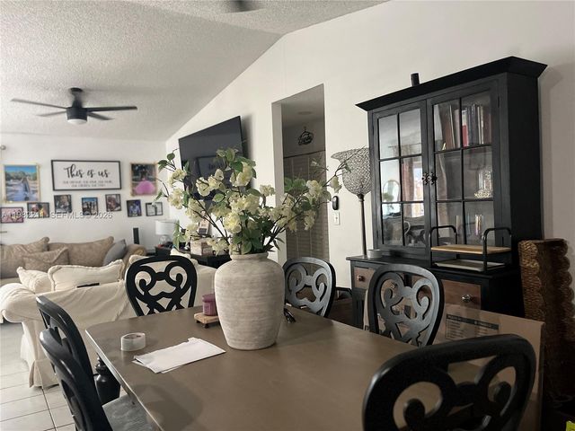 13485 SW 28th St, Miami, FL 33175