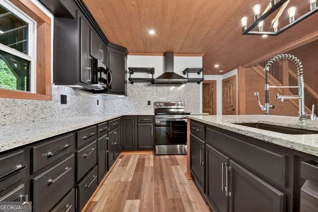 40 Cadet Court, Ellijay, GA 30540