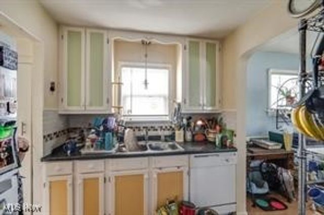 4165 W 140th Street, Cleveland, OH 44135