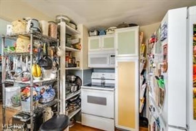 4165 W 140th Street, Cleveland, OH 44135