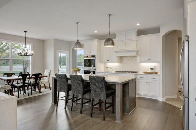 3660 Knightsbridge Lane N, Lake Elmo, MN 55042