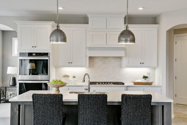 3660 Knightsbridge Lane N, Lake Elmo, MN 55042