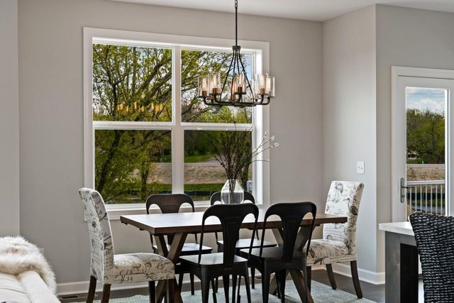 3660 Knightsbridge Lane N, Lake Elmo, MN 55042