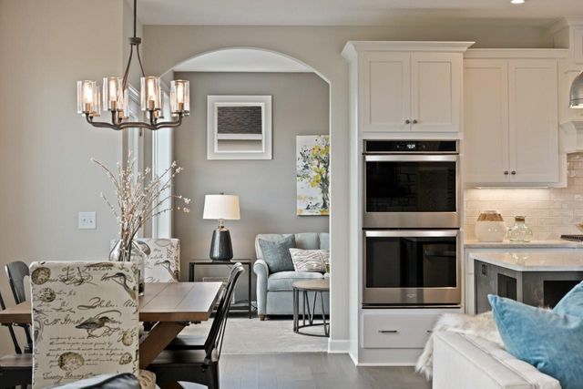 3660 Knightsbridge Lane N, Lake Elmo, MN 55042