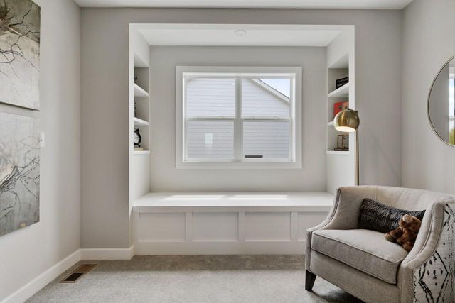 3660 Knightsbridge Lane N, Lake Elmo, MN 55042