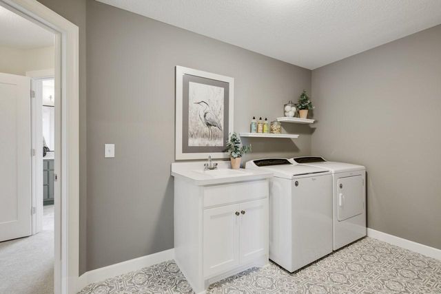 3660 Knightsbridge Lane N, Lake Elmo, MN 55042