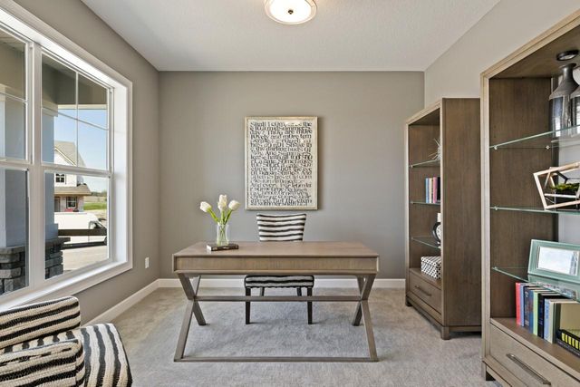 3660 Knightsbridge Lane N, Lake Elmo, MN 55042