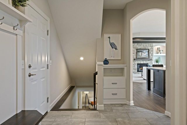 3660 Knightsbridge Lane N, Lake Elmo, MN 55042