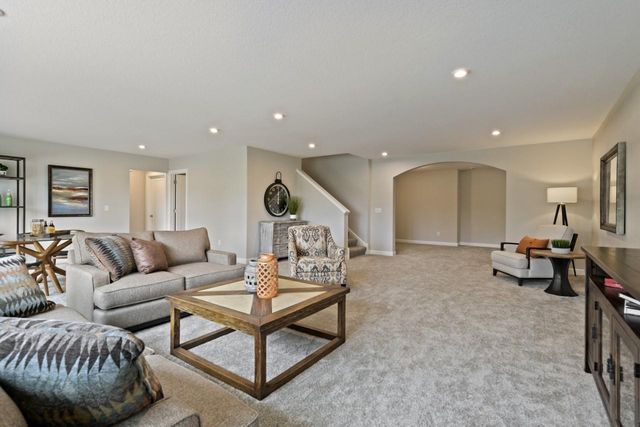 3660 Knightsbridge Lane N, Lake Elmo, MN 55042