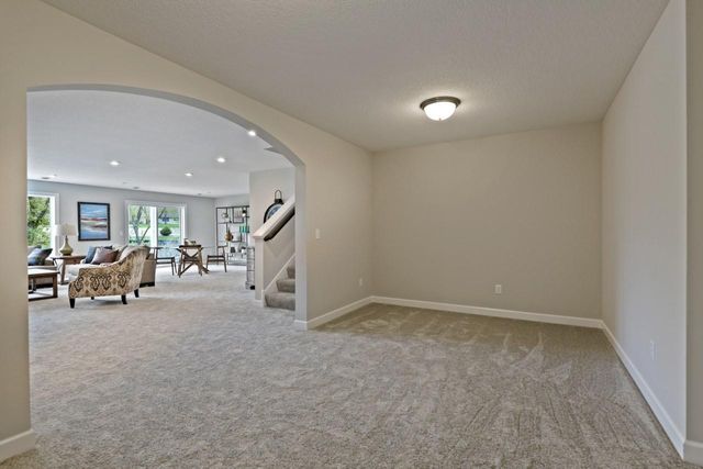 3660 Knightsbridge Lane N, Lake Elmo, MN 55042