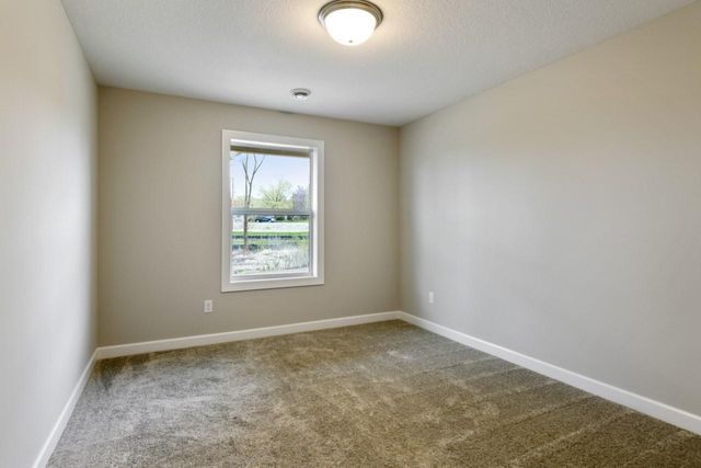 3660 Knightsbridge Lane N, Lake Elmo, MN 55042