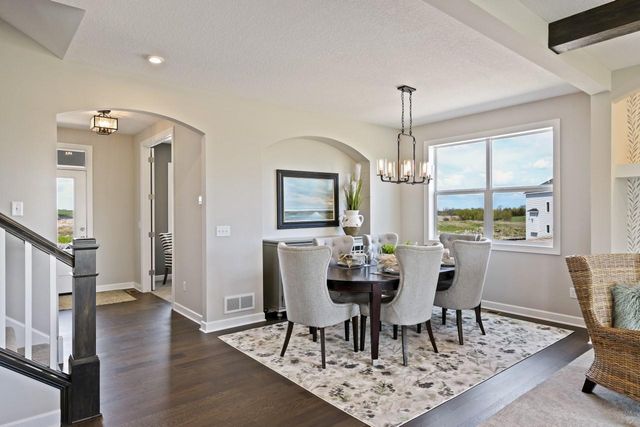 3660 Knightsbridge Lane N, Lake Elmo, MN 55042