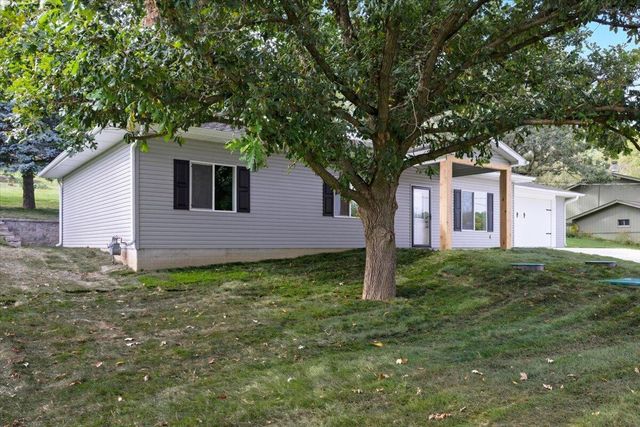 218 BRENT Lane, Council Bluffs, IA 51503