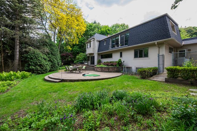 840 APPLETREE Lane, Glenview, IL 60025