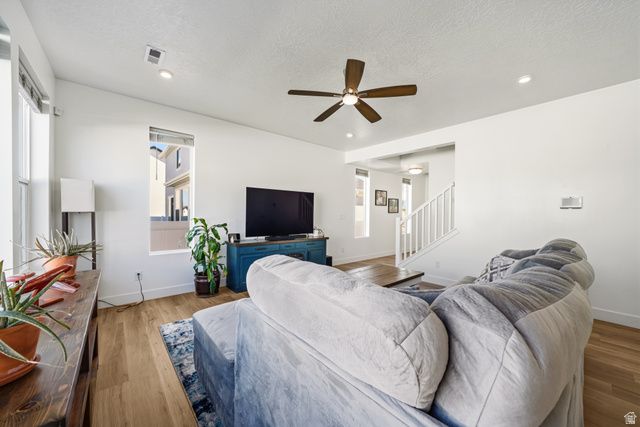 2832 S SHORELINE DR, Syracuse, UT 84075