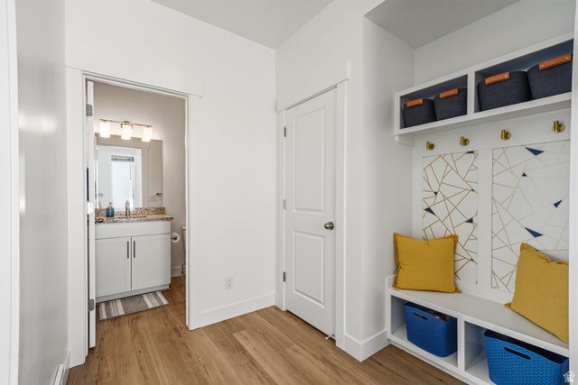 2832 S SHORELINE DR, Syracuse, UT 84075