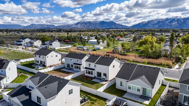 2832 S SHORELINE DR, Syracuse, UT 84075