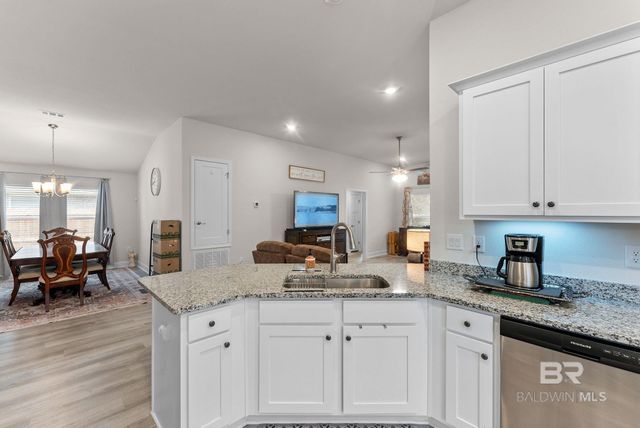 692 Mayflower Drive, Foley, AL 36535