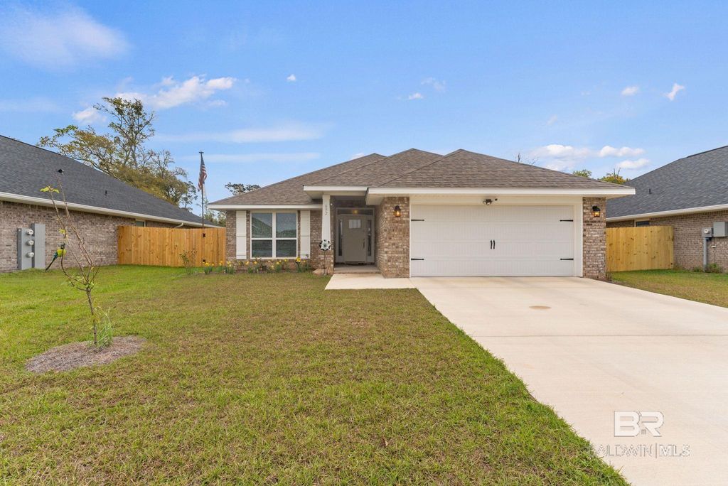 692 Mayflower Drive, Foley, AL 36535