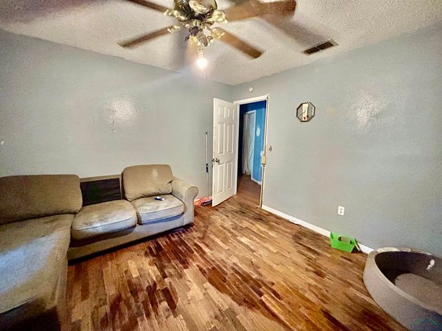 103 HOUSTON ST, Daingerfield, TX 75638