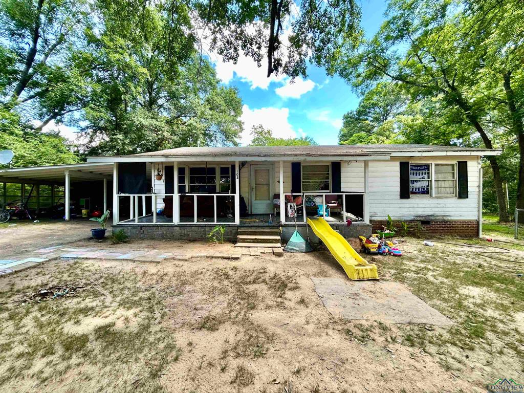103 HOUSTON ST, Daingerfield, TX 75638