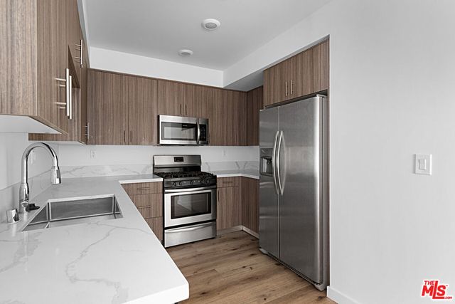 5229 Willowcrest Avenue 307, North Hollywood, CA 91601