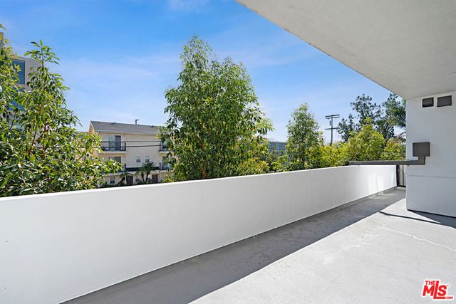 5229 Willowcrest Avenue 307, North Hollywood, CA 91601