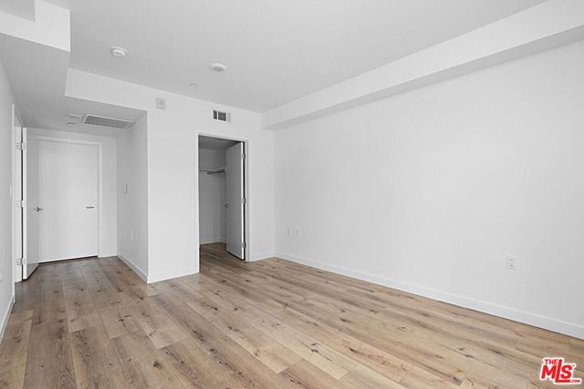 5229 Willowcrest Avenue 307, North Hollywood, CA 91601