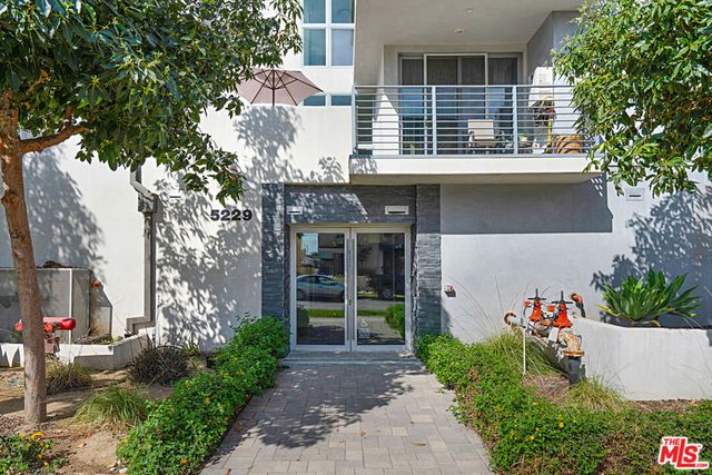 5229 Willowcrest Avenue 307, North Hollywood, CA 91601