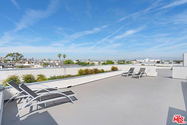 5229 Willowcrest Avenue 307, North Hollywood, CA 91601