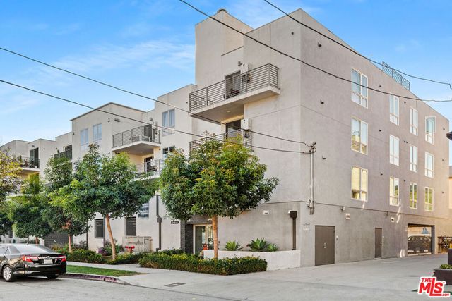 5229 Willowcrest Avenue 307, North Hollywood, CA 91601