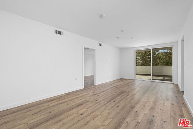 5229 Willowcrest Avenue 307, North Hollywood, CA 91601