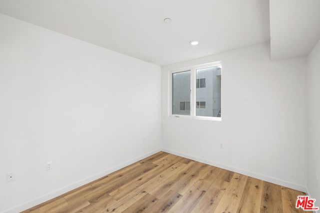 5229 Willowcrest Avenue 307, North Hollywood, CA 91601