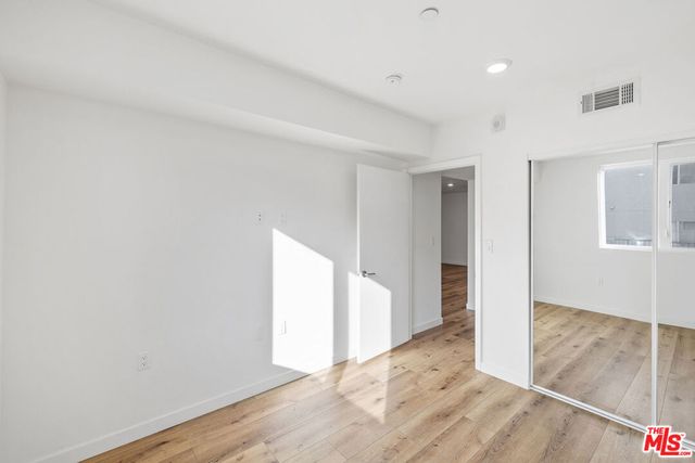 5229 Willowcrest Avenue 307, North Hollywood, CA 91601