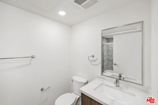 5229 Willowcrest Avenue 307, North Hollywood, CA 91601