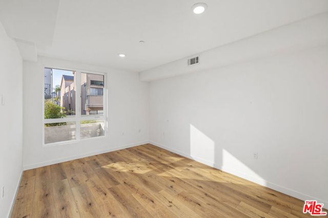 5229 Willowcrest Avenue 307, North Hollywood, CA 91601