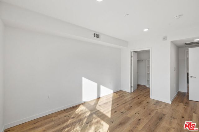5229 Willowcrest Avenue 307, North Hollywood, CA 91601