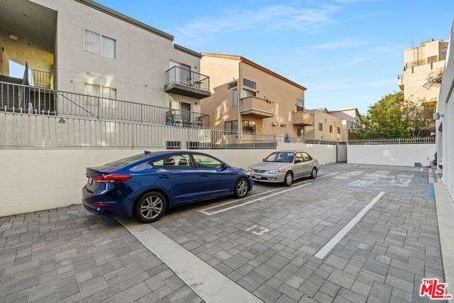 5229 Willowcrest Avenue 307, North Hollywood, CA 91601